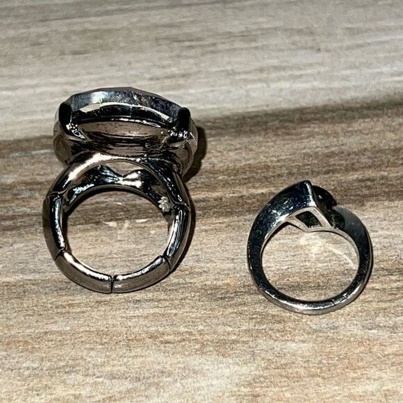 Chunky Rhinestone Ring Lot 2 5.25 And Stretch SilverTone Classic Bohemian Rocker - Picture 5 of 8